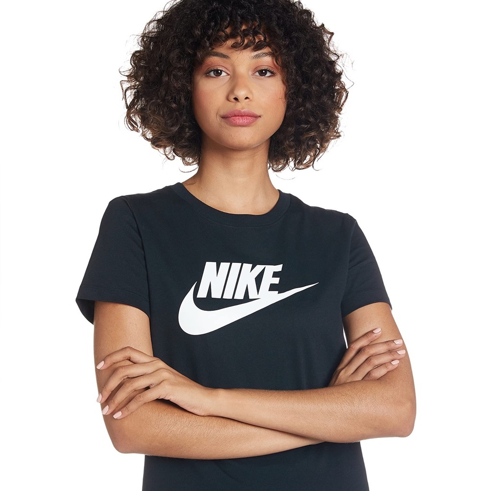 Nike Sportswear Essentials Crewneck T-Shirt